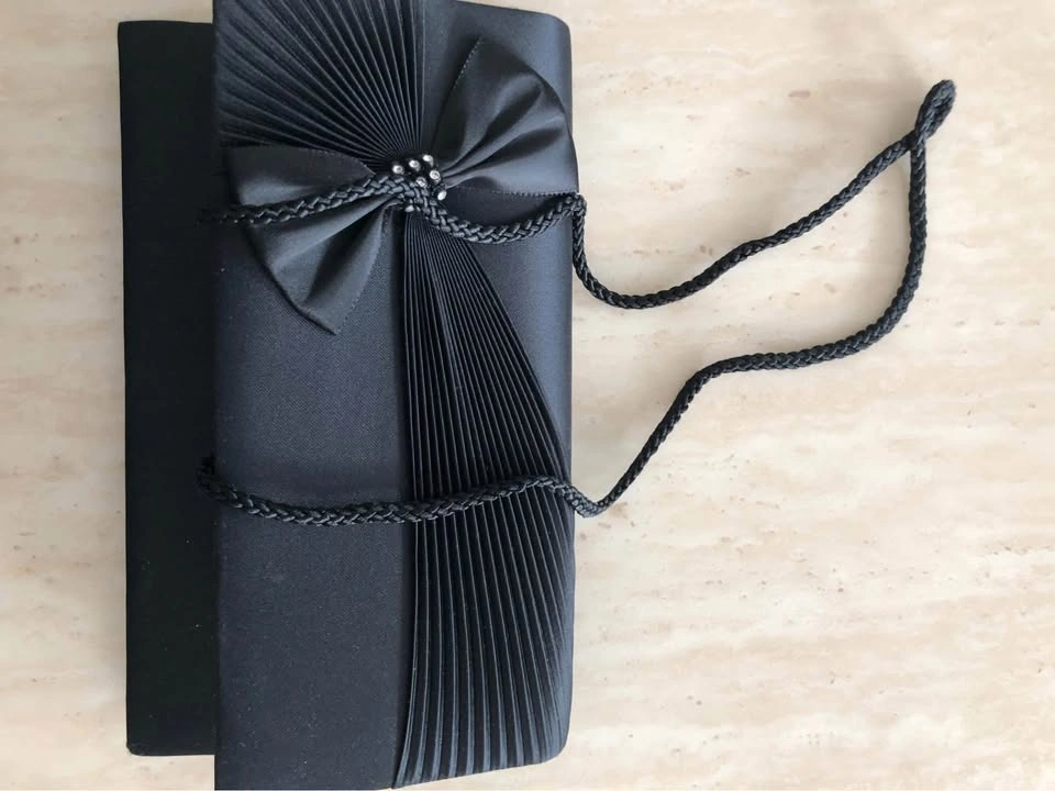 Super Cute Womans Black Clutch Purse. Literally new! - photo 4