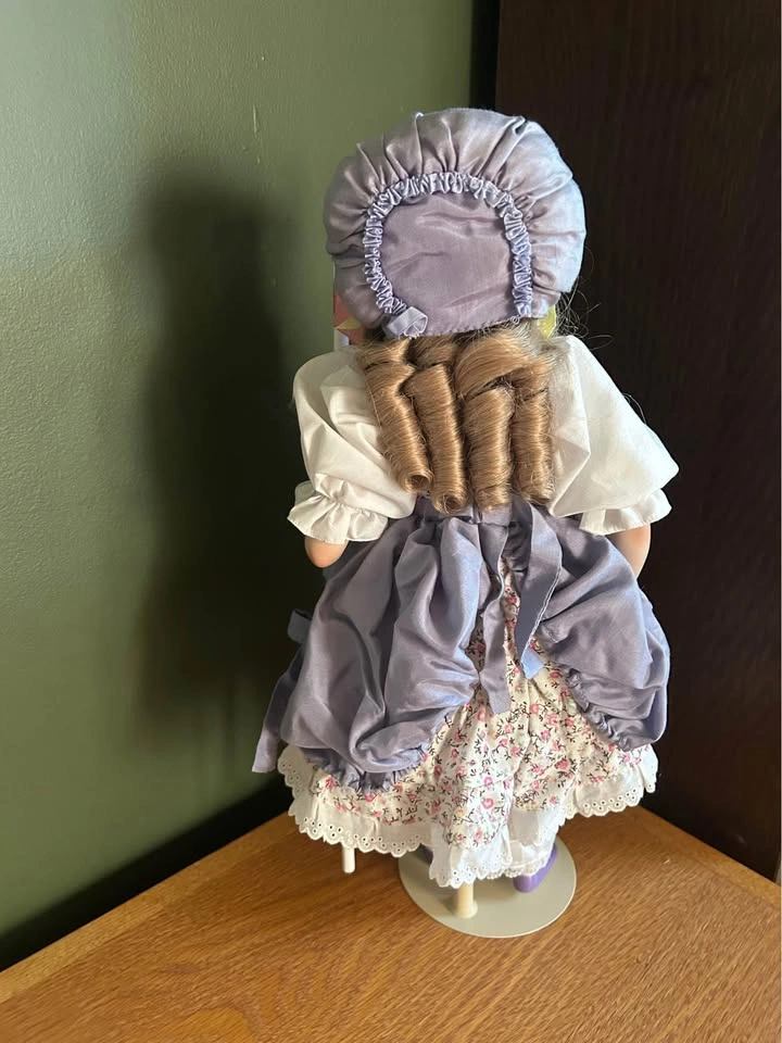 1987 Little Bo Peep Franklin Mint Doll - photo 2