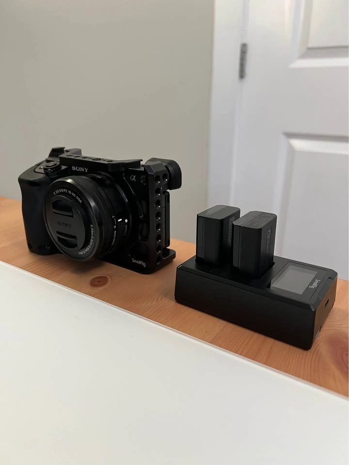 Sony a6400 Mirrorless Camera w/ 16-50mm Lens, Smallrig Cage + Ba - photo 4