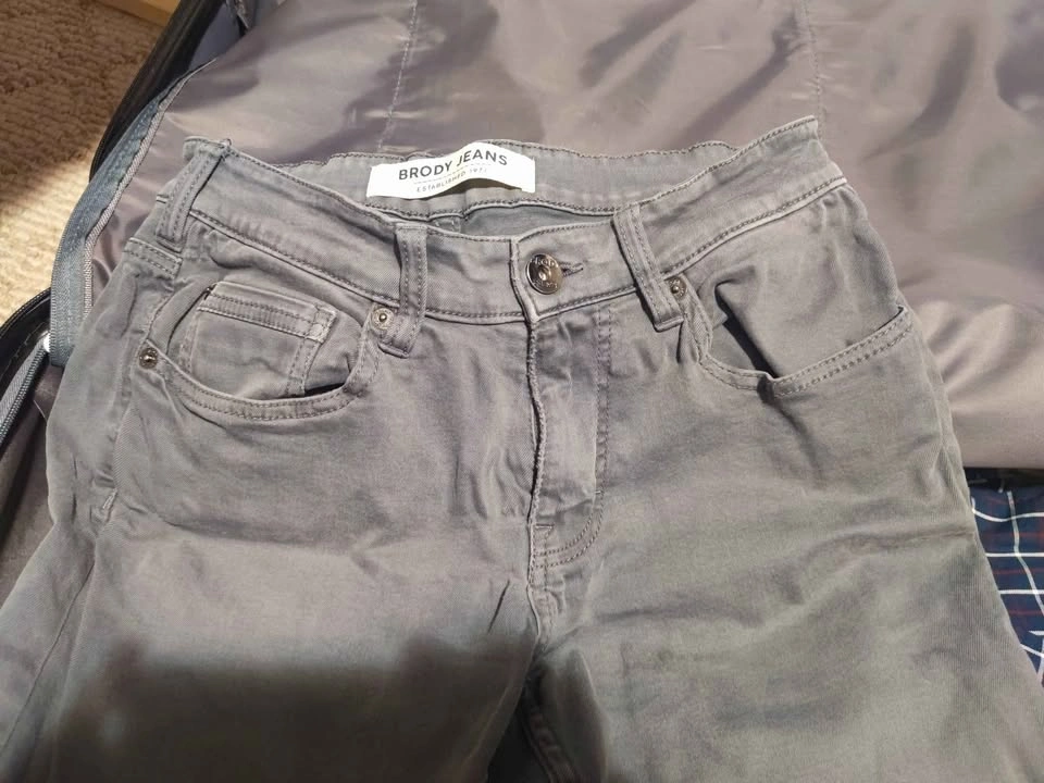 Multiple Jeans - 10 each, 30 for all 4 - photo 3