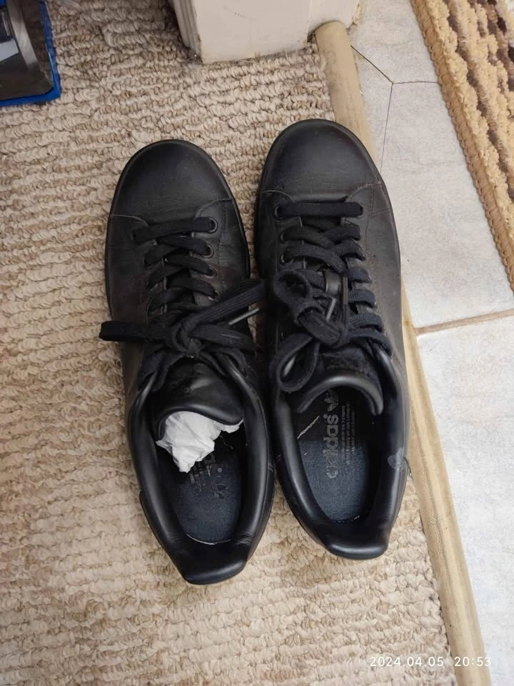 Black Adidas Stan Smith Shoes