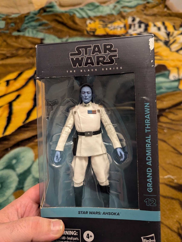 Star Wars The Black Series Grand Admiral Thrawn Figure - photo 2