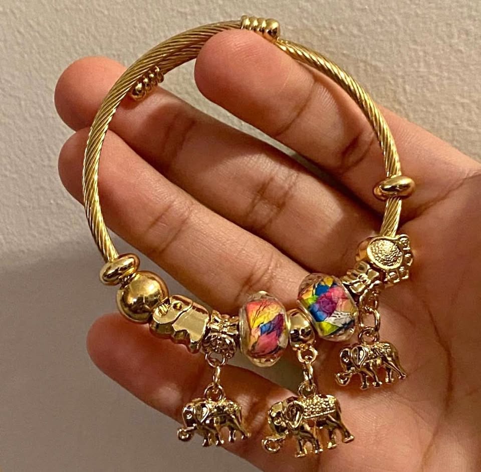 NEW 🧡 Gold Plated Elephant Charm Bangle Bracelet - photo 2