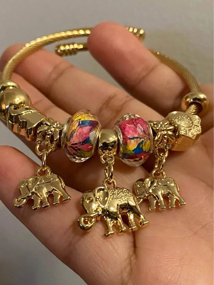 NEW 🧡 Gold Plated Elephant Charm Bangle Bracelet image indicator(4)