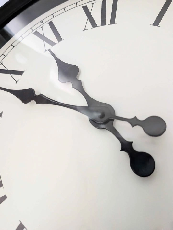 Numeral Wall Clock with Black Frame 22" - photo 2