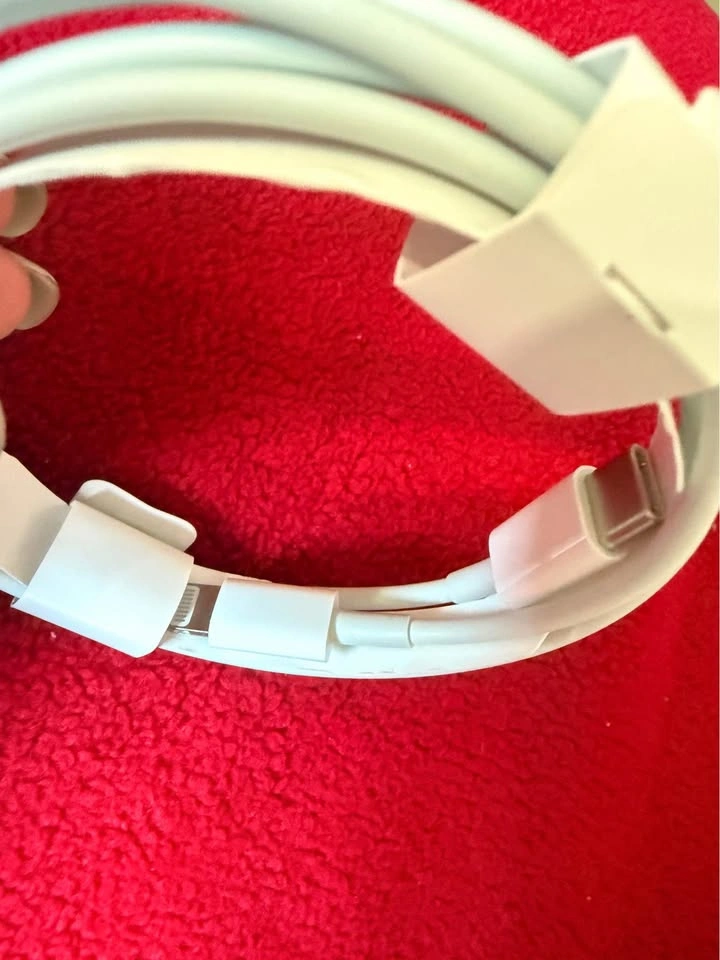 iphone charger - photo 2