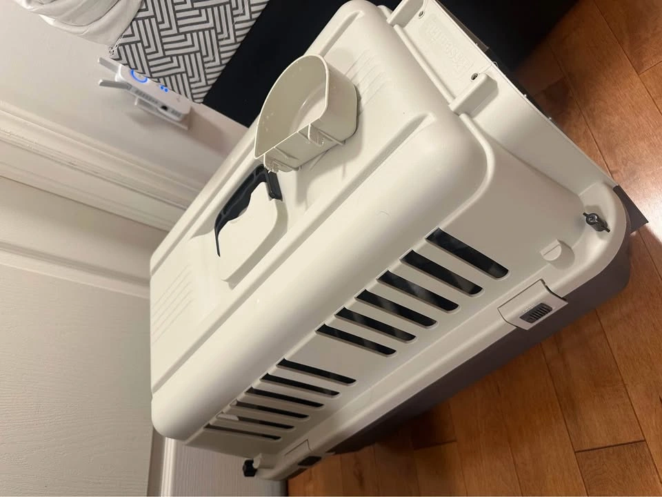 Medium Dog Crate - Used Once - photo 2