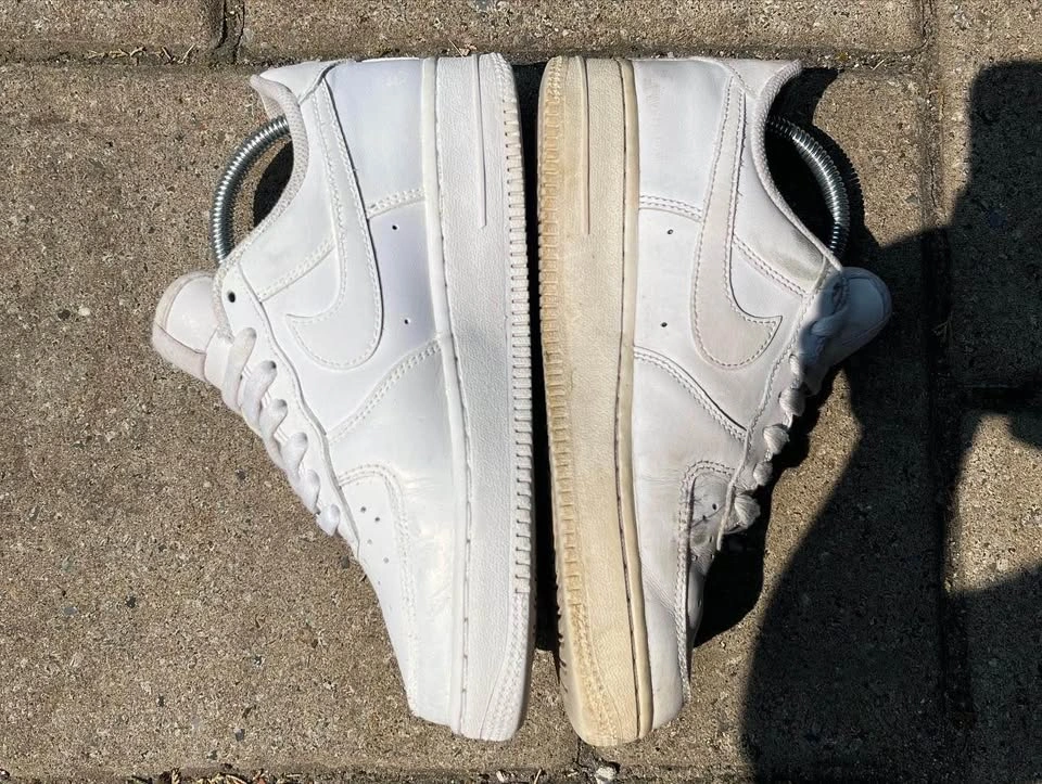 Shoe cleaning