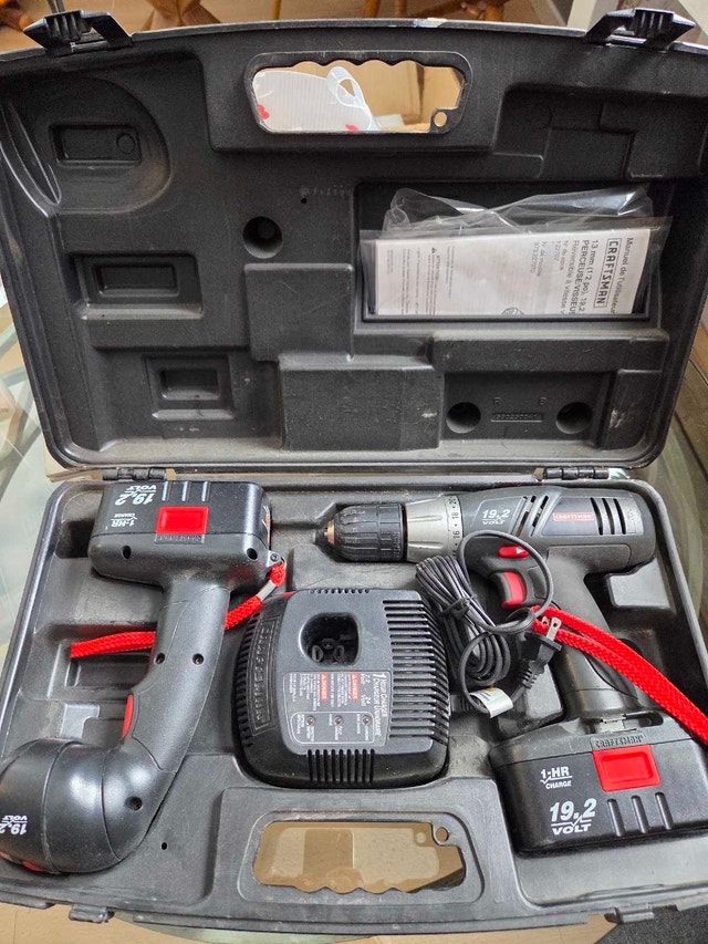 Craftsman 19.2 Volt Cordless Drill & Impact Driver Combo Kit - photo 2