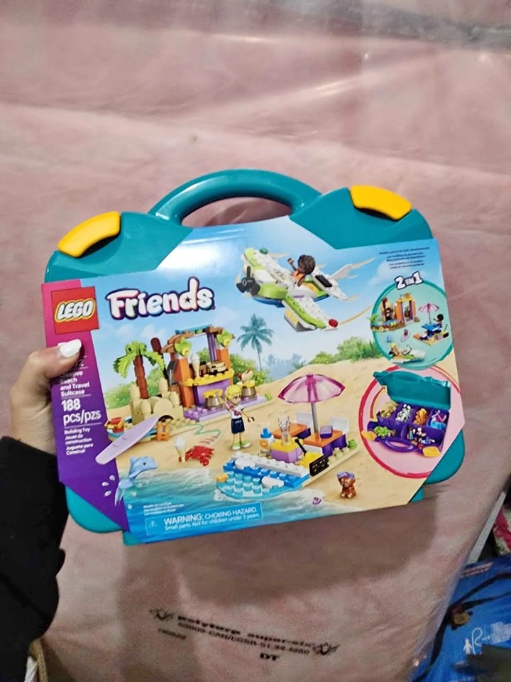 Brand New LEGO Friends: Creative Beach and Travel Suitcase - 188