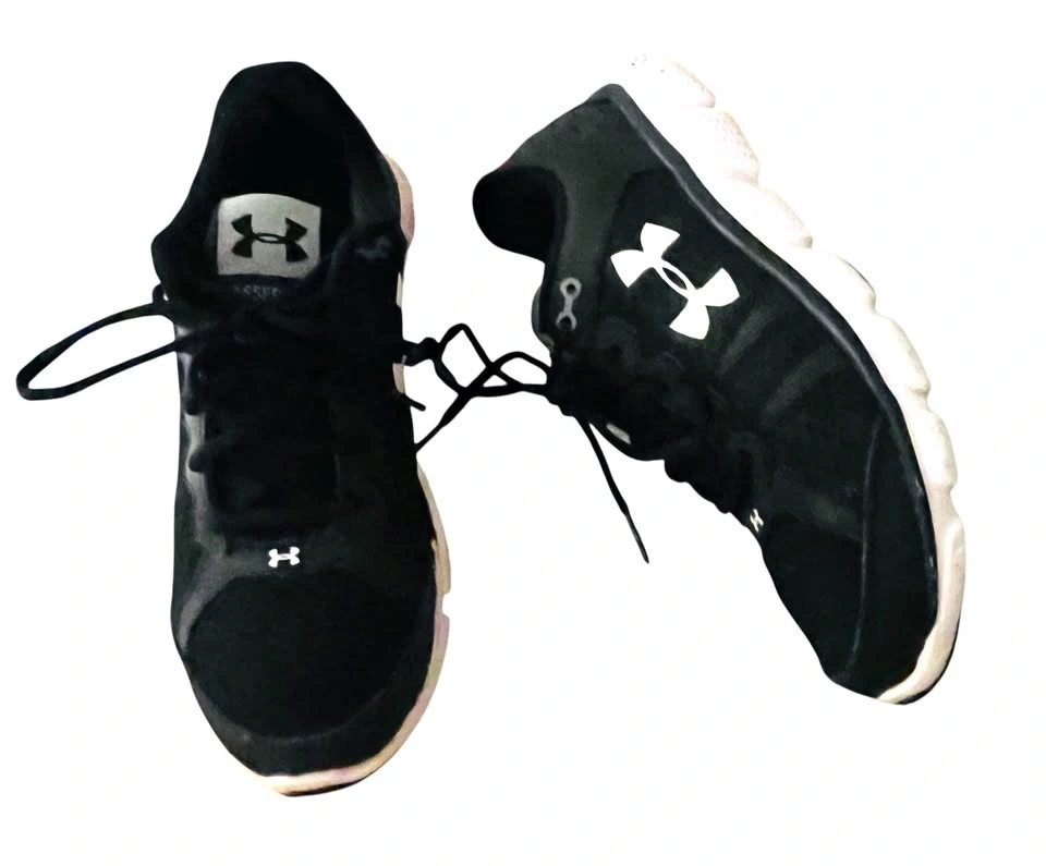 Under Armour Assert Girls Youth Size 6 Running Shoes Cushioned B