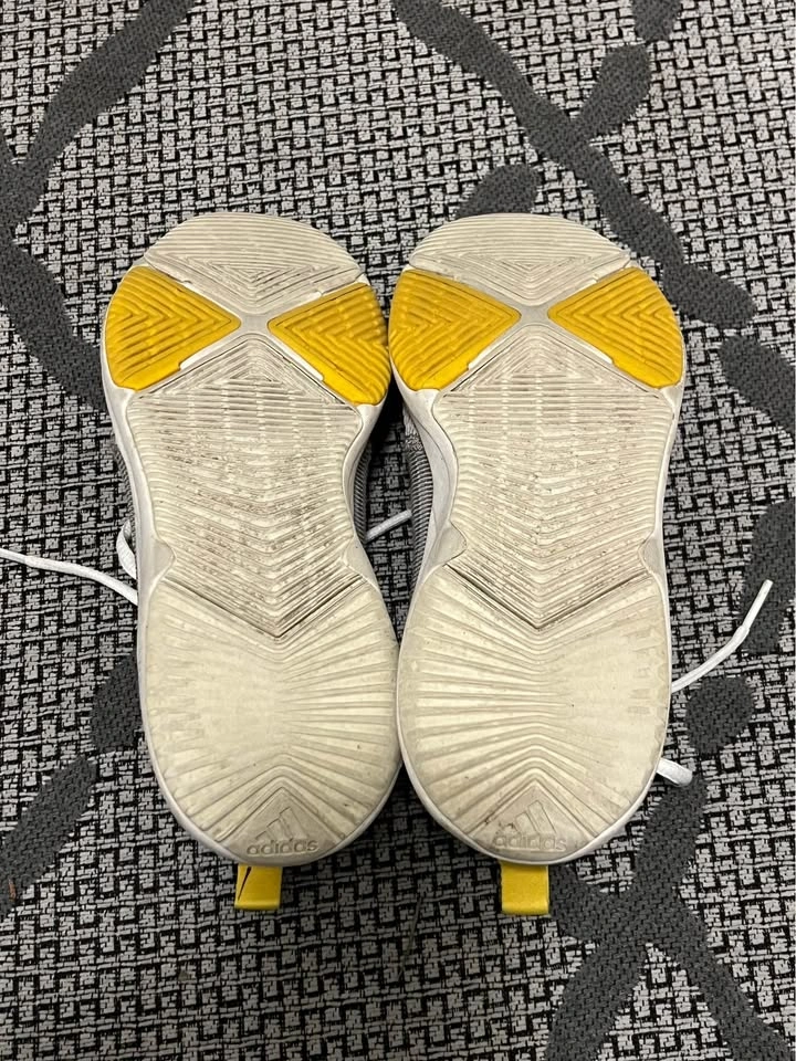 Adidas Shoes - photo 2