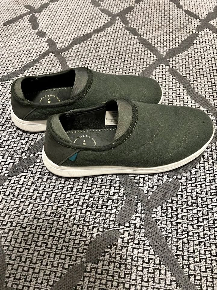 Vessi Sunday Slipper