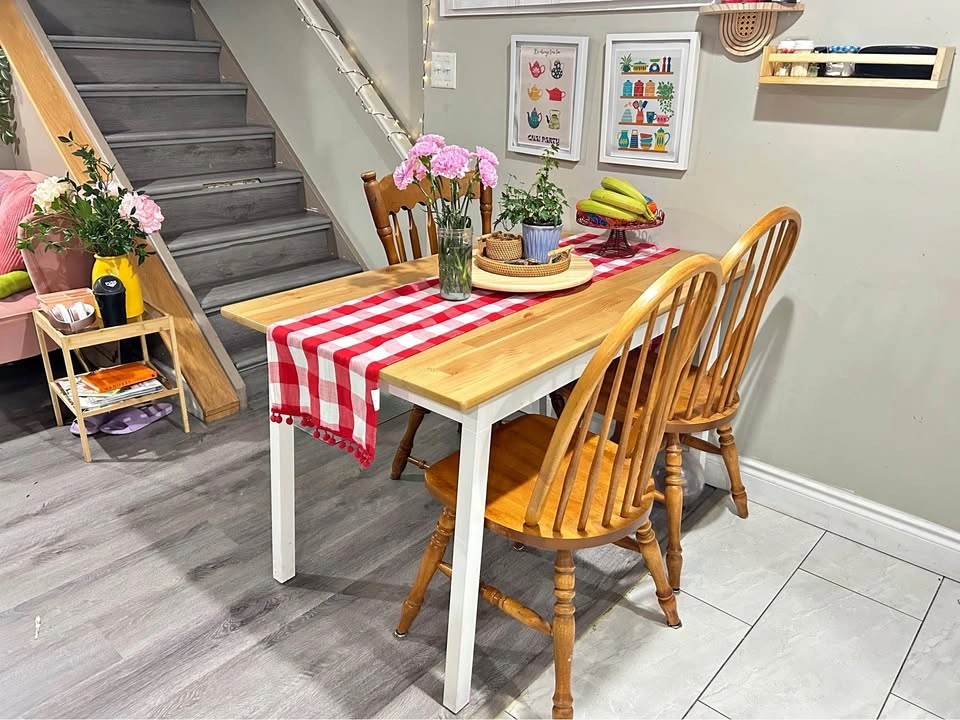 DINING TABLE WITH CHAIRS