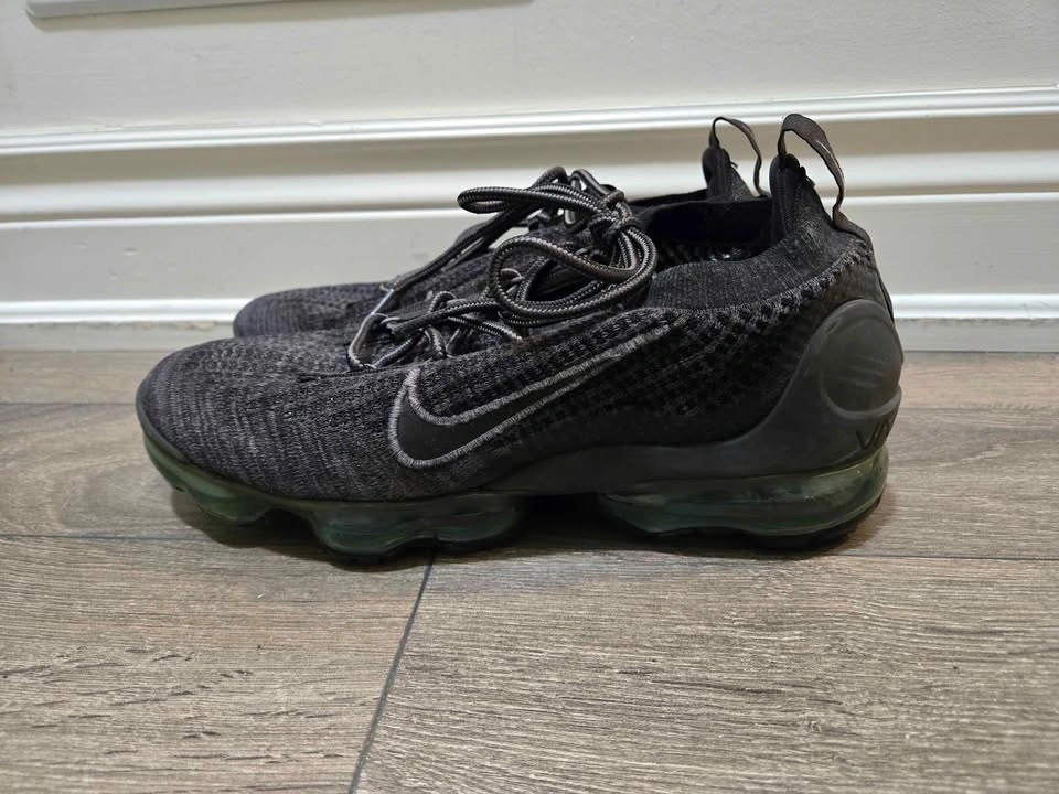 NIKE VAPORMAX SIZE 10 - photo 2