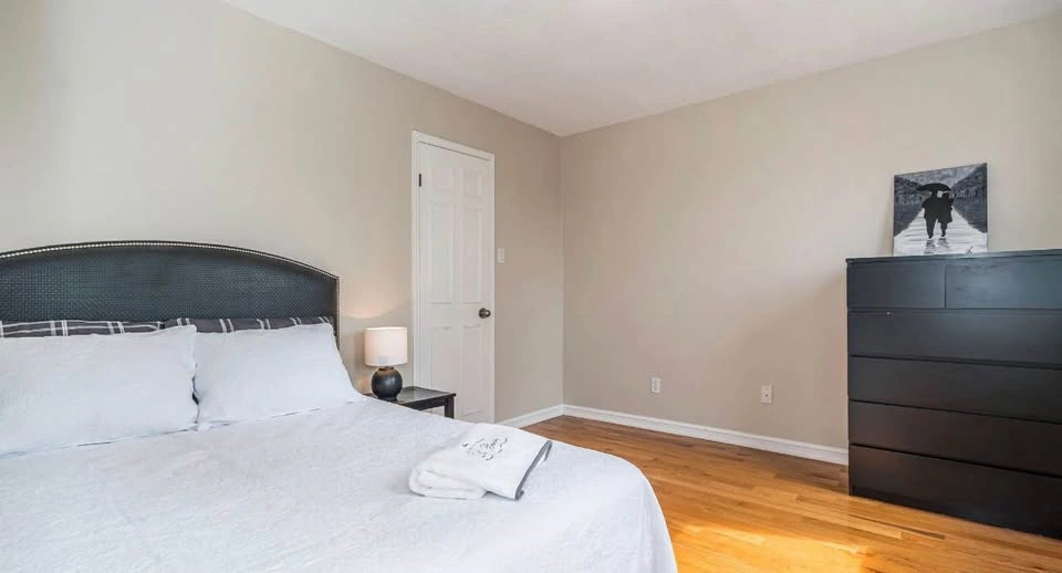 Furnished Room for Rent - photo 2
