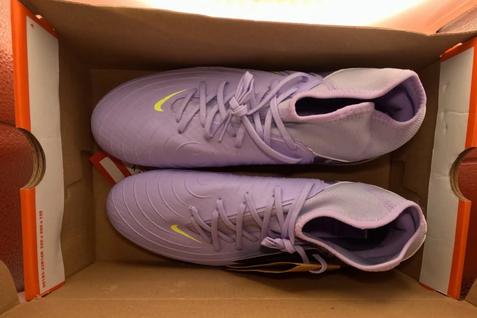 Nike Phantom Luna II Academy Soccer Cleats Size 10 - photo 3