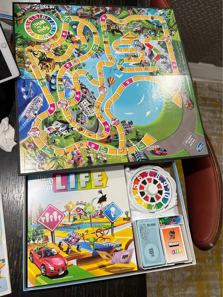 The Game of Life Board Game (With Free Chess Board Game) - photo 3