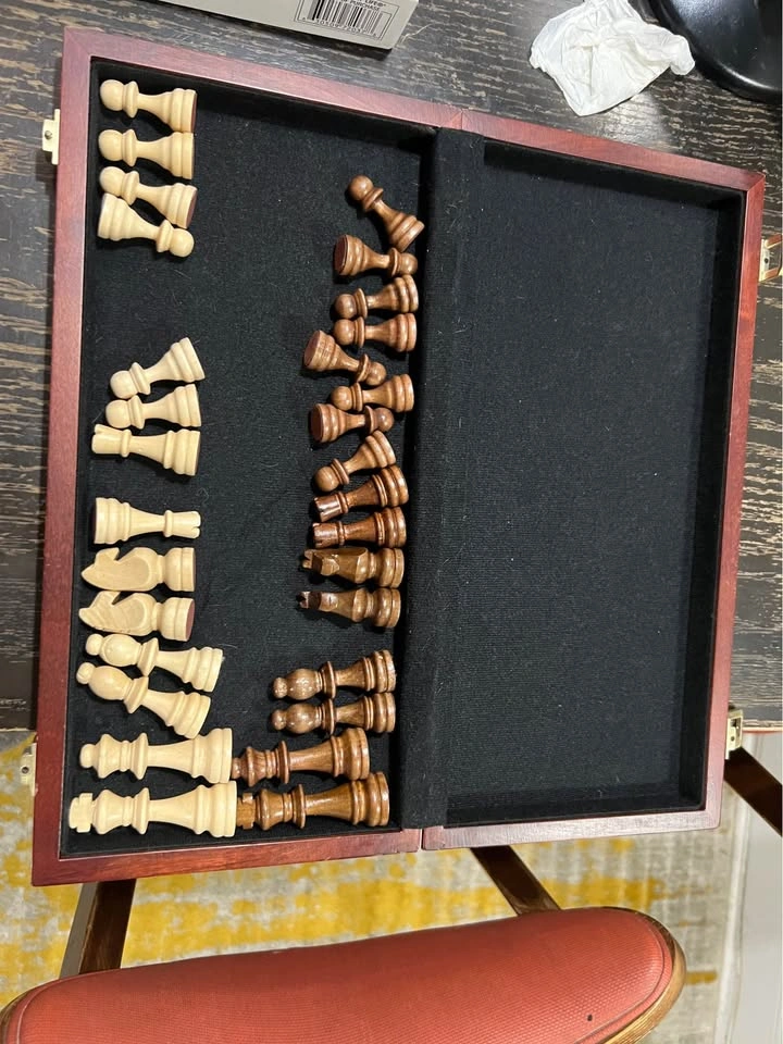The Game of Life Board Game (With Free Chess Board Game) - photo 5