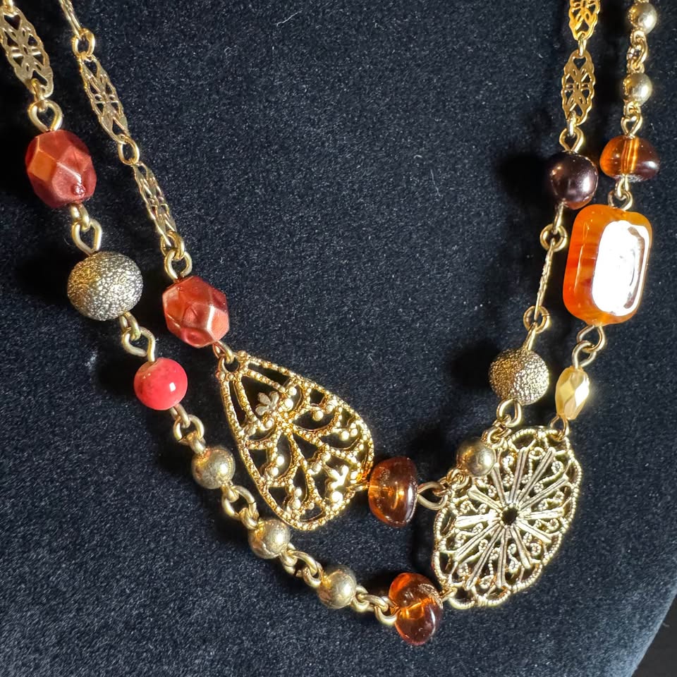 Avon Station Necklace (Signed Vintage, Beaded, Gold Tone, Red) - photo 4