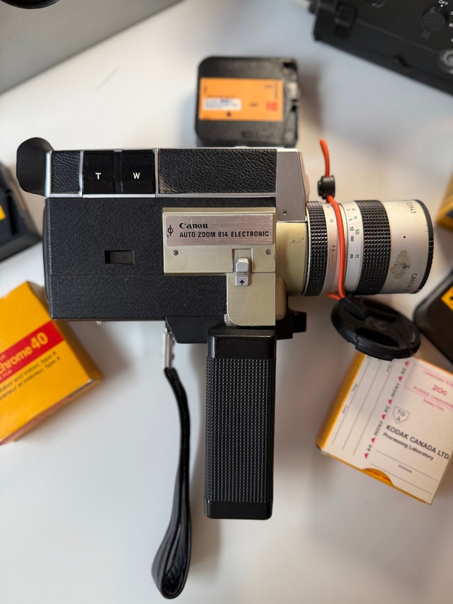 Canon 814 Auto Zoom Electronic Super 8 Camera (Film Tested) - photo 3