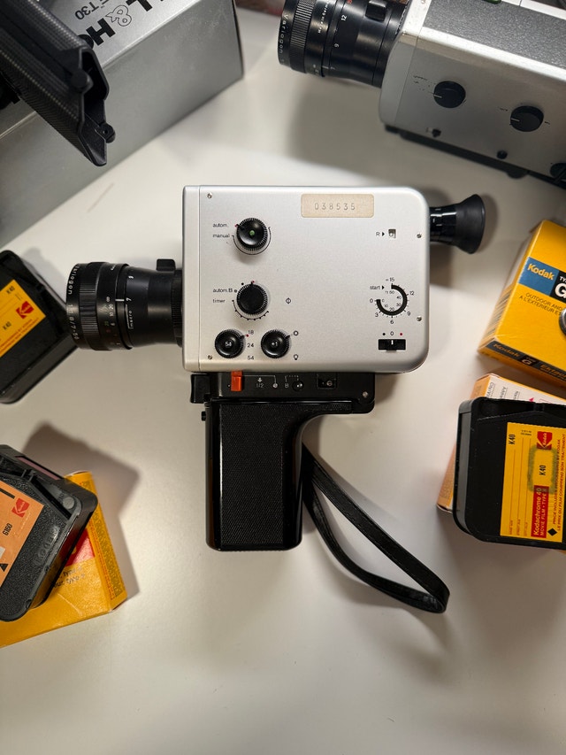 Nizo 561 Macro Super 8 Camera + AA Battery Light Meter Upgrade