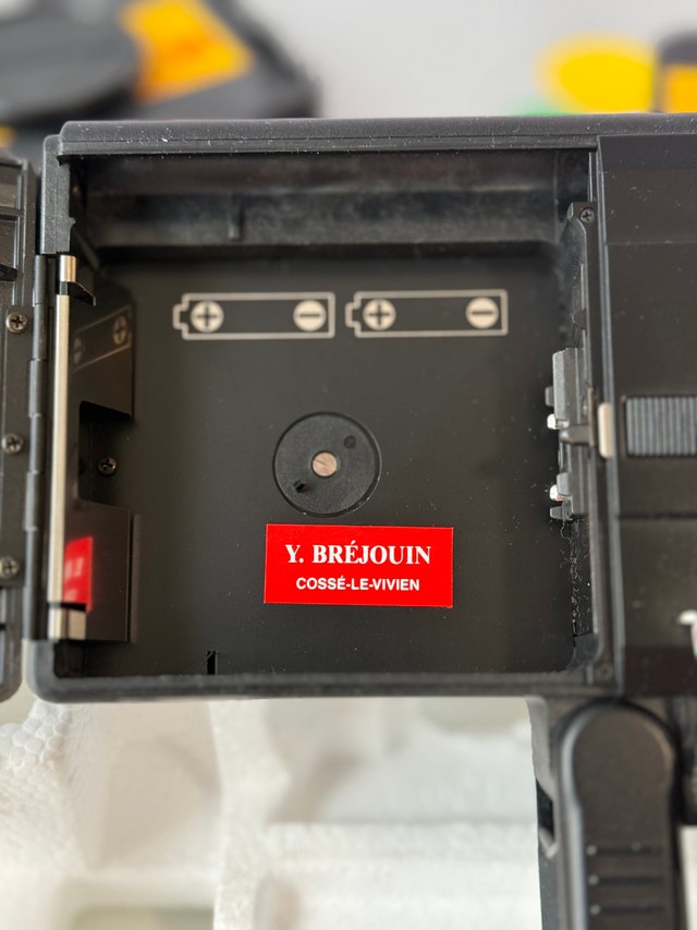 Bell & Howell T30 XL Super 8 Camera + Box, Manual (Film Tested) - photo 4