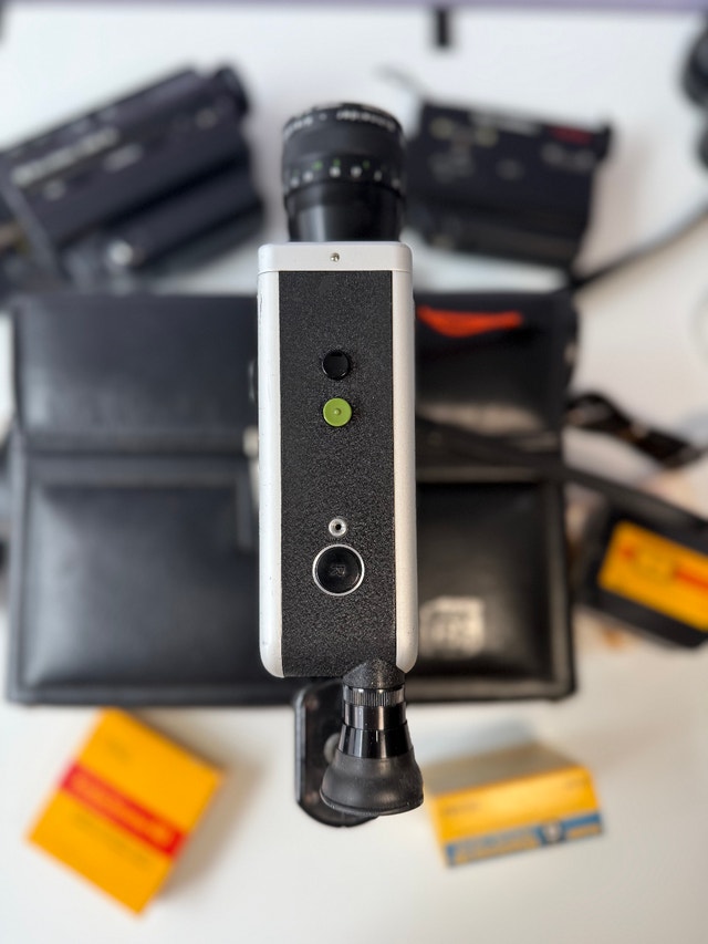 Nizo 481 Super 8 Camera with Light Meter Upgrade (Film Tested) - photo 5