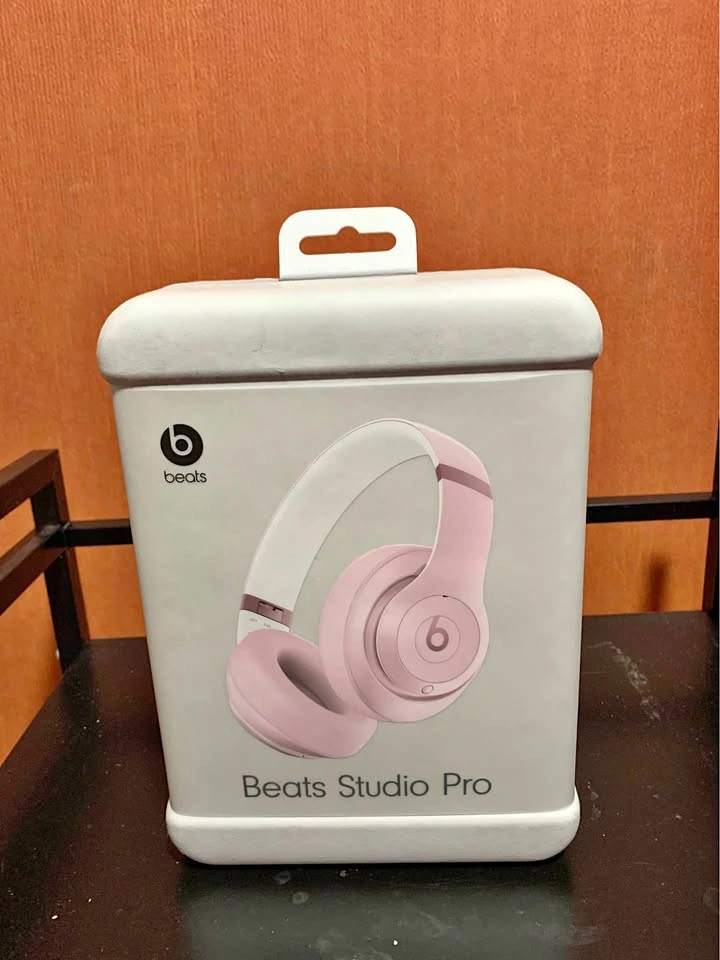 BNIB Beats Studio Pro (Soft Pink)