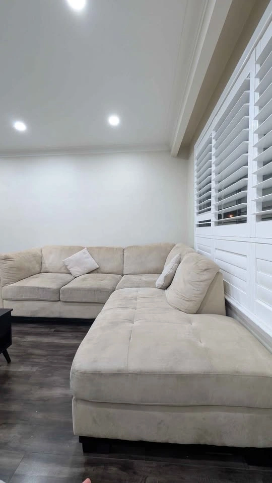 L-Shaped Sectional with Chaise (5 Seater) - photo 3