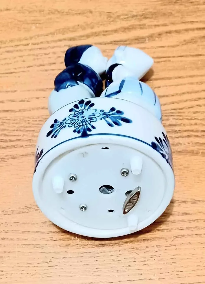 Vtg.Hand Painted Delft Music Box image indicator(4)