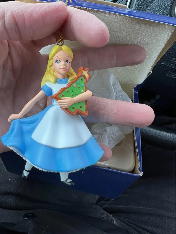 DCO Disney Vintage Christmas Ornament - Alice in Wonderland NEW