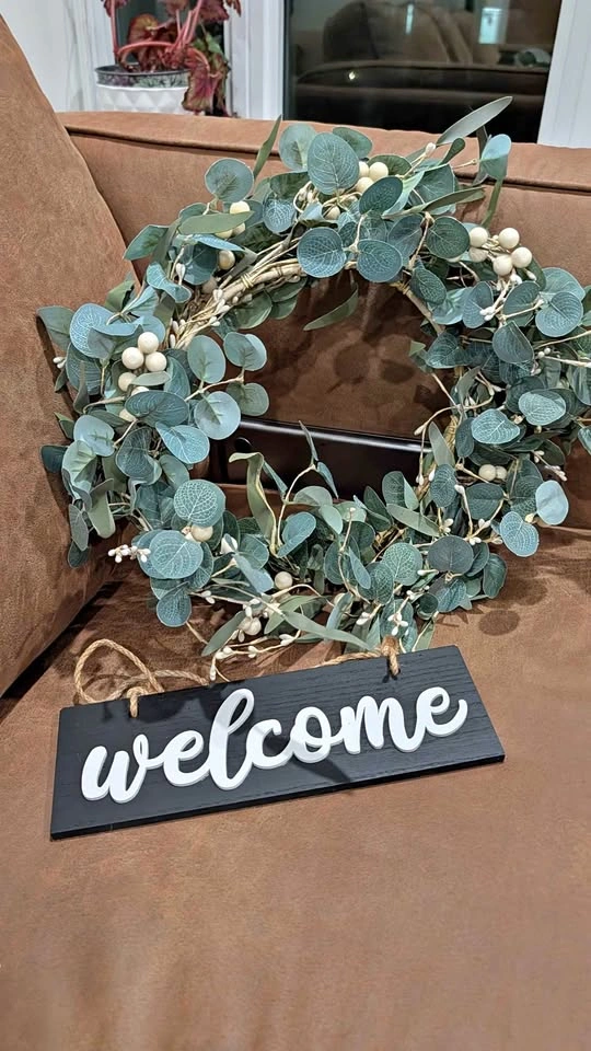 Wreath with welcome sign
