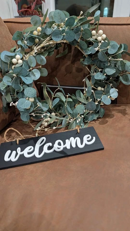 Wreath with welcome sign - photo 2