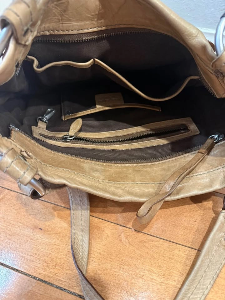 Abercrombie & Fitch Tan Leather Handbag - photo 5