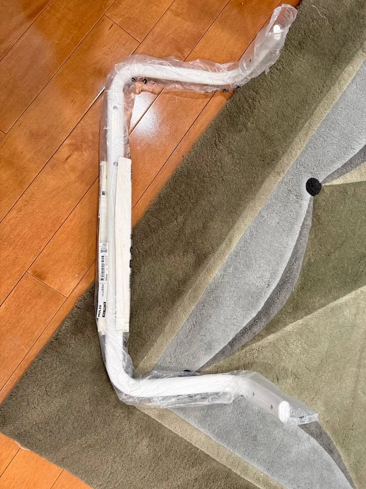 IKEA MULIG White Corner Clothes Rail