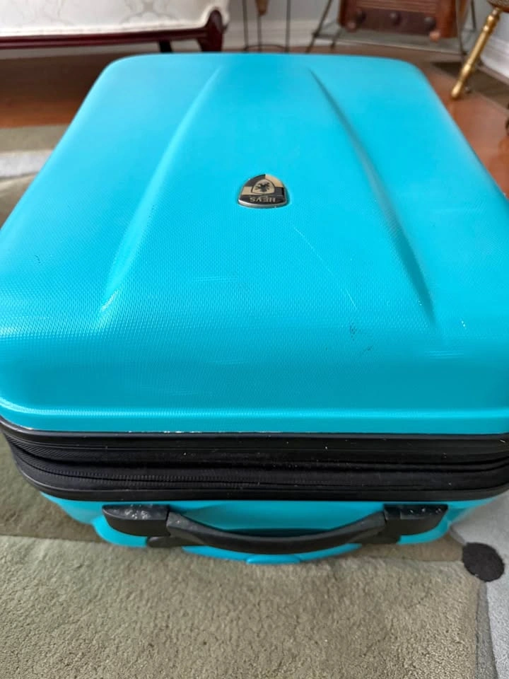 HEYS Turquoise Hardside Spinner Luggage
