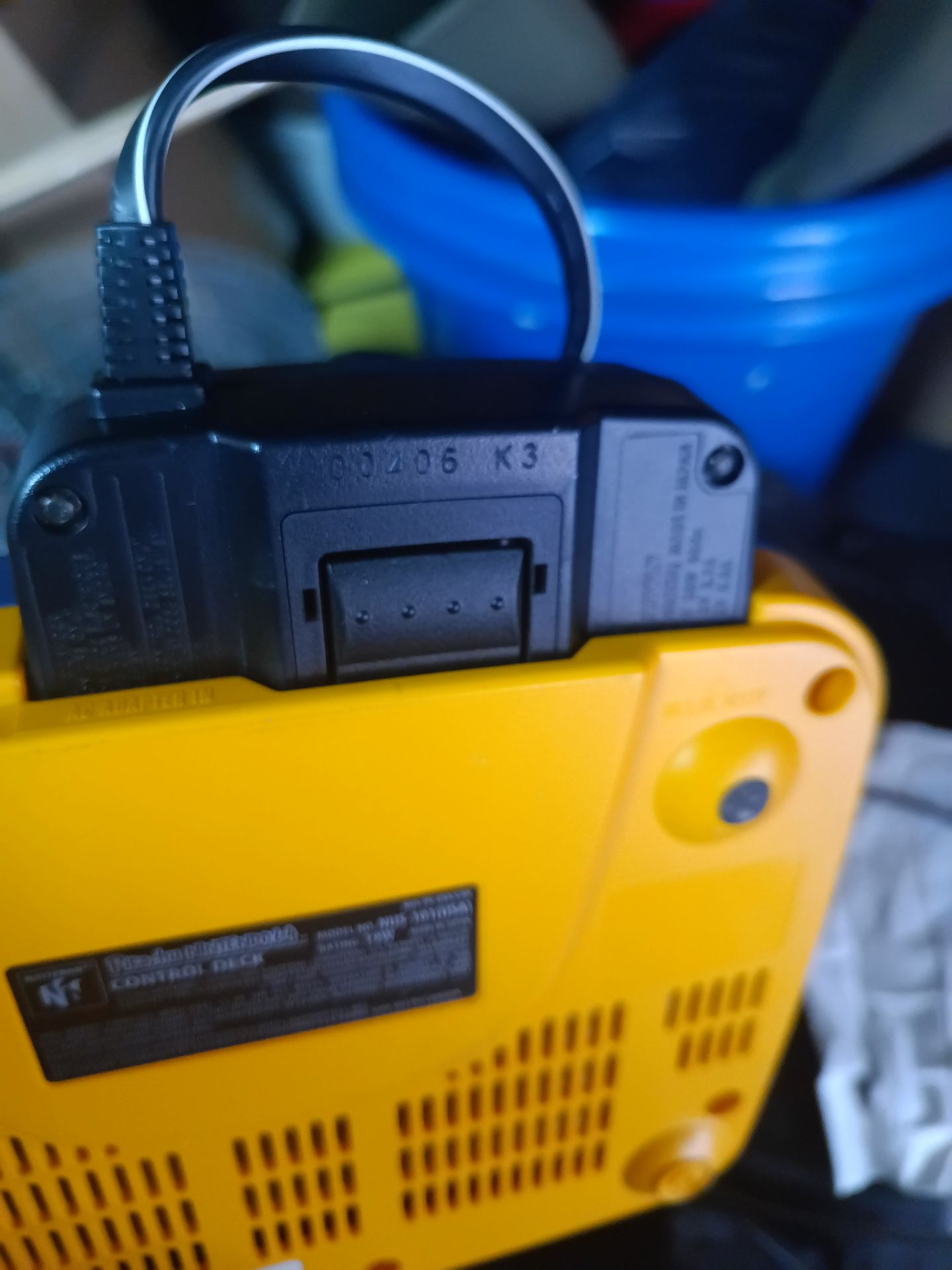 Nintendo 64 Pikachu Edition with Game - photo 3