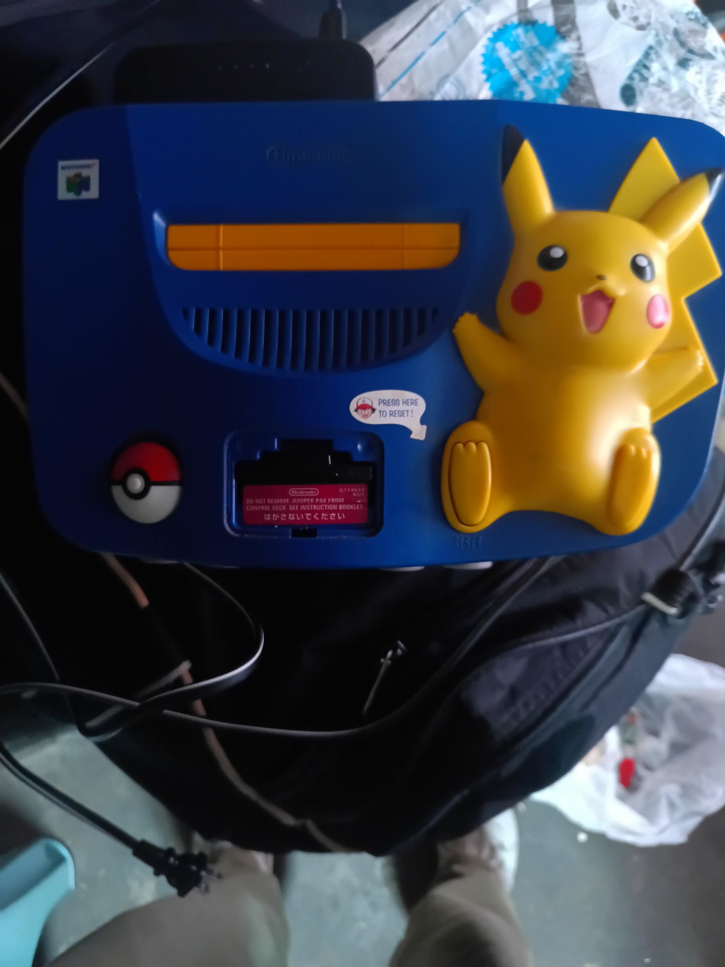 Nintendo 64 Pikachu Edition with Game - photo 4