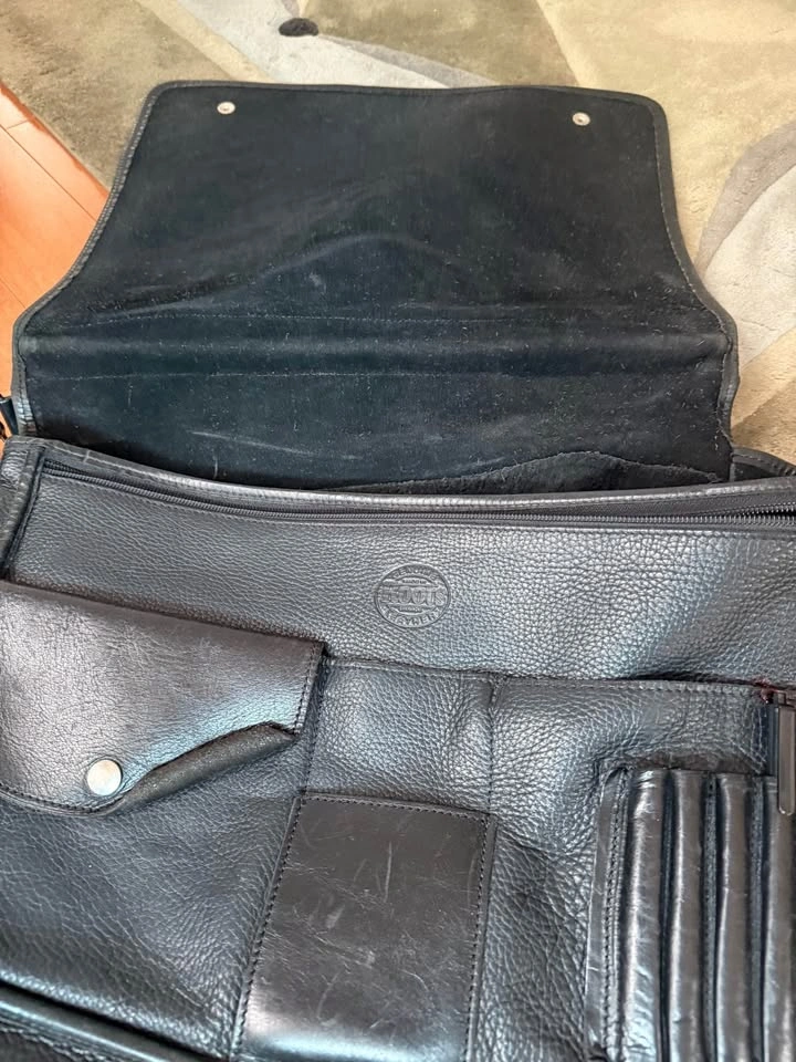 Roots Leather Messenger Bag - photo 5