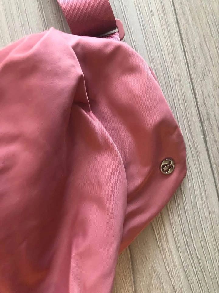 Lululemon Pink Crossbody Bag - photo 2