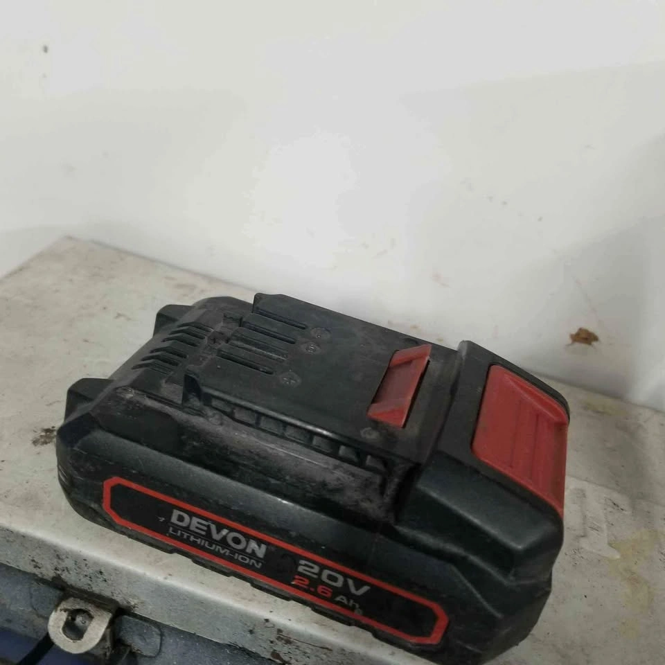 Devon 2.5ah Battery $5 - photo 2