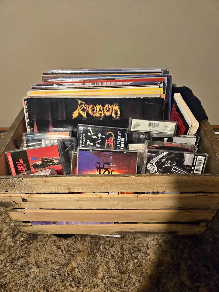 Metal / rock cds / tapes / vinyl records thumbnail