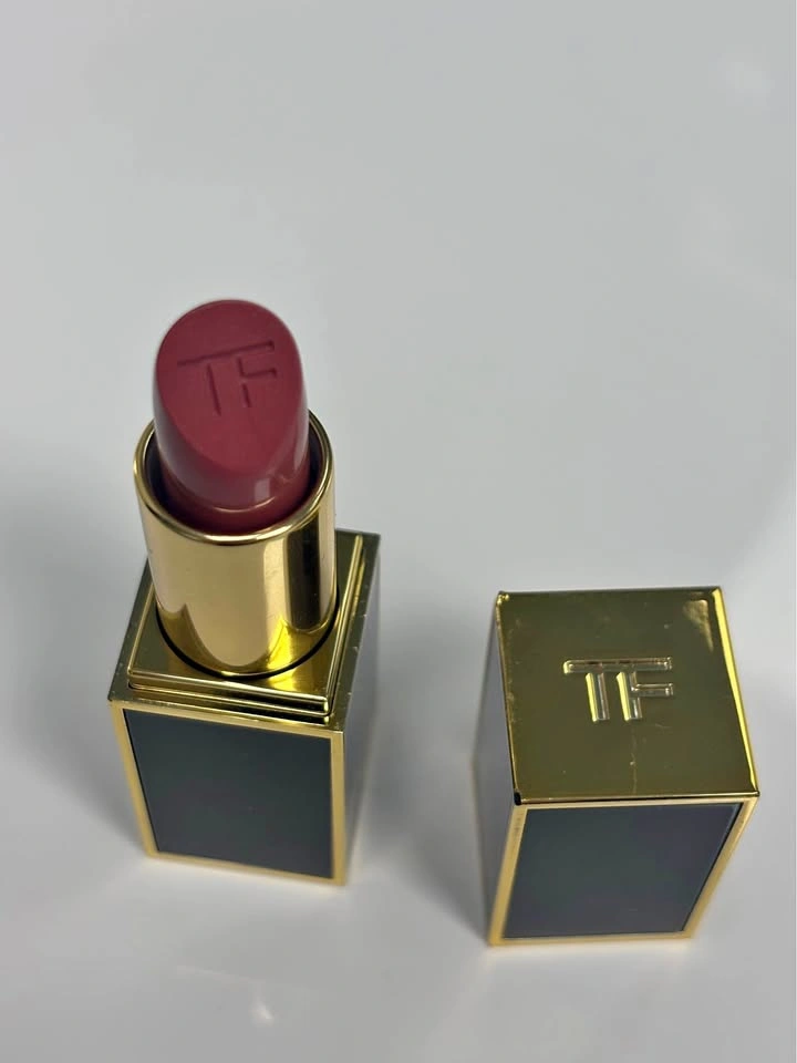 Tom Ford Lip Color 04 Indian Rose – Luxury Nude Pink | Gold Case