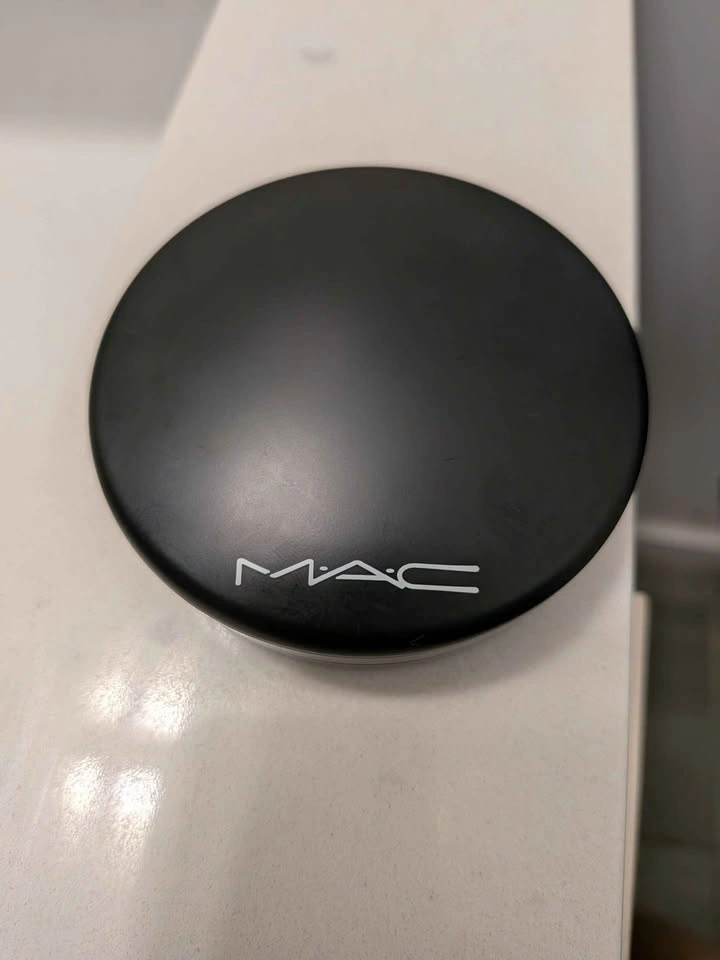 MAC Mineralize Skinfinish Medium Dark - photo 3