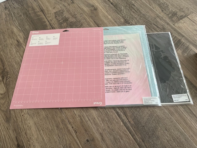 Cricut Maker (Champagne) + Vinyl Bundle - photo 3