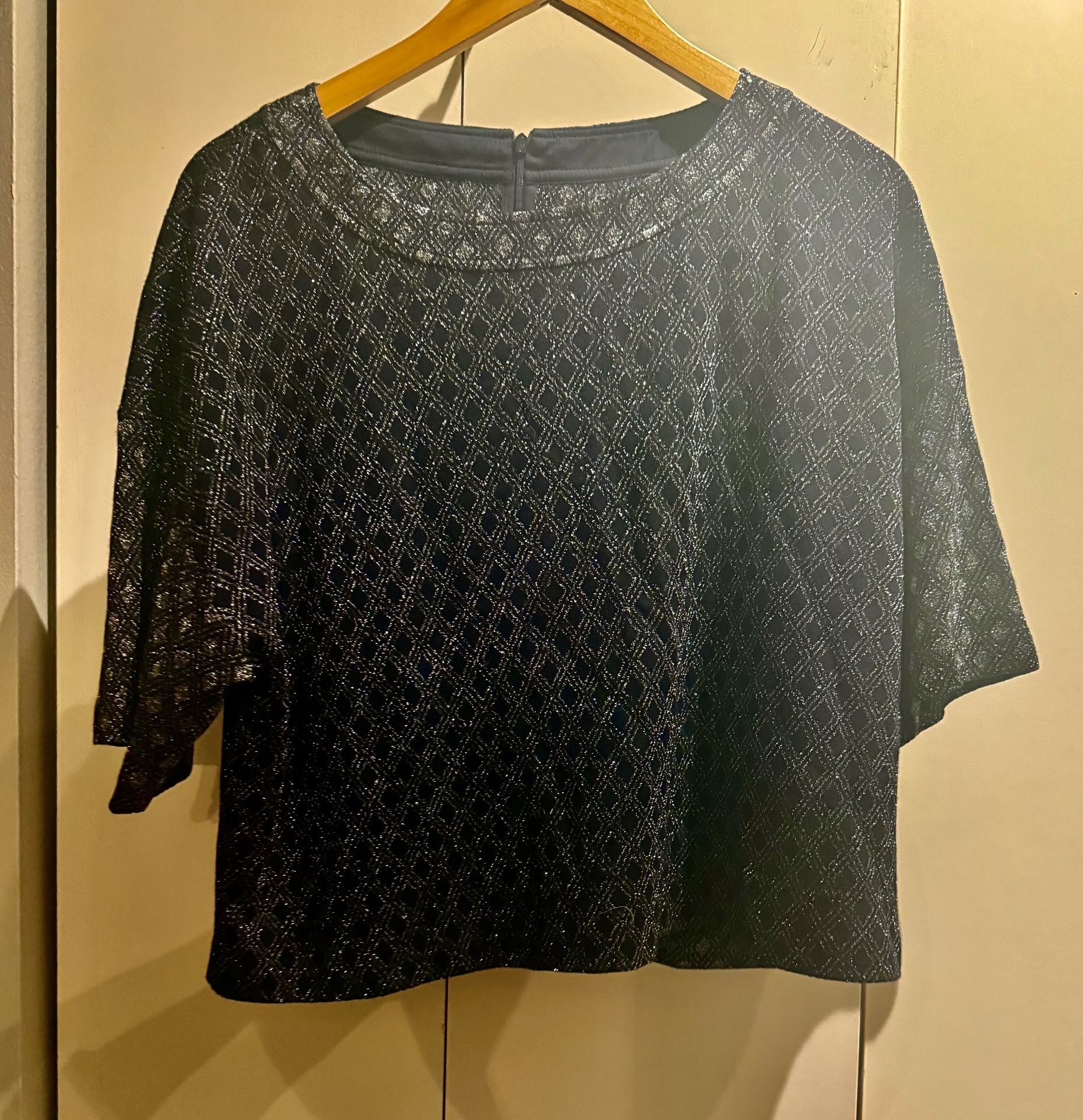 St. John Collection Elegant Midnight Shimmer Blouse - Size L - photo 3