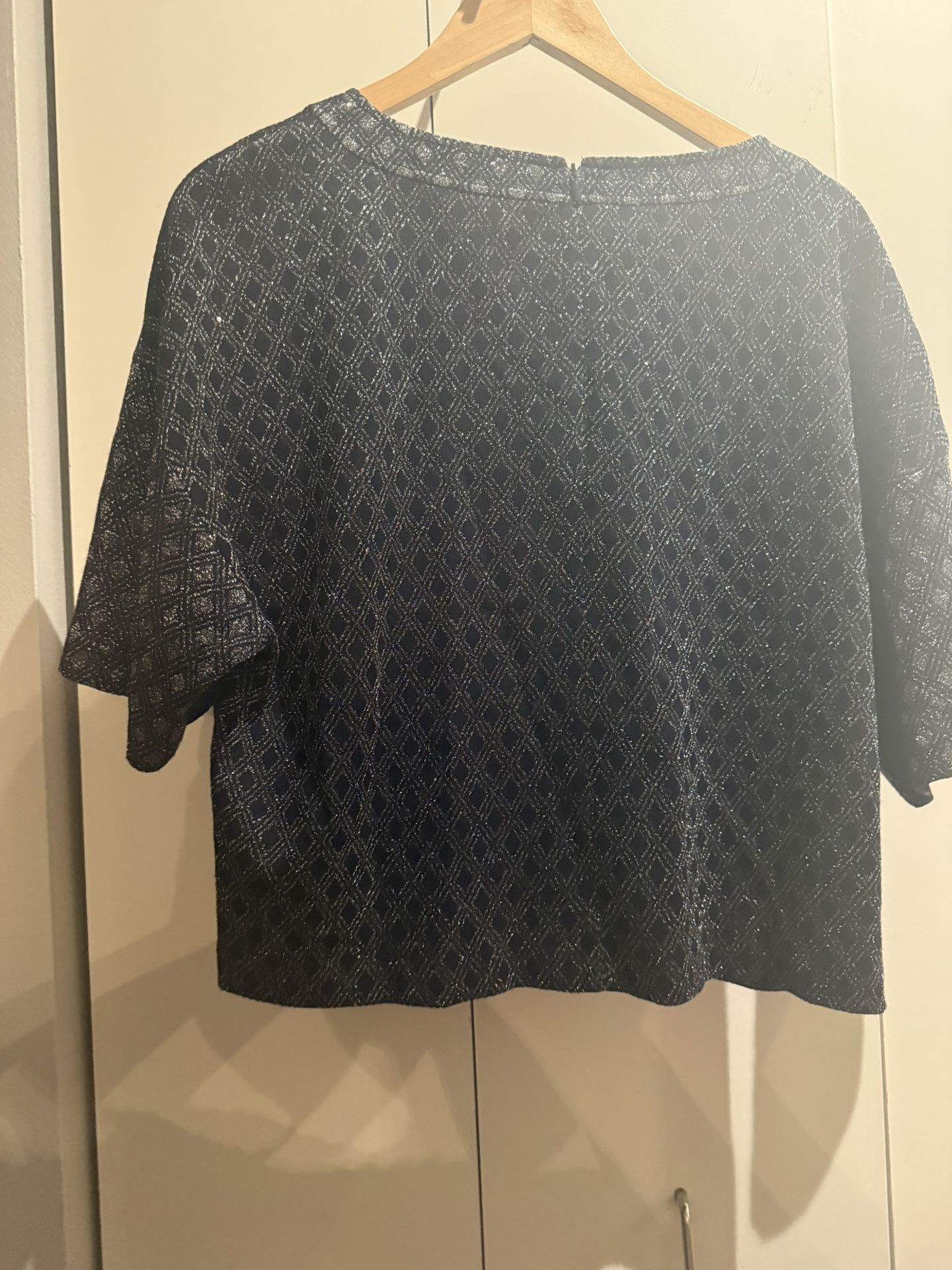 St. John Collection Elegant Midnight Shimmer Blouse - Size L - photo 4