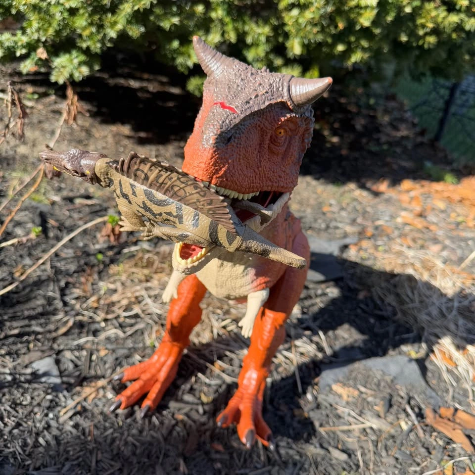 Mattel Jurassic World Camp Cretaceous Super Colossal Carnotaurus - photo 3