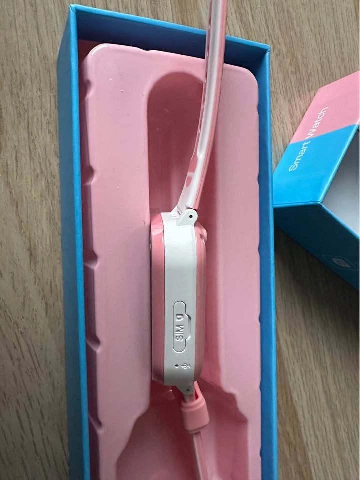 Pink 4G LTE Smart Watch - photo 5